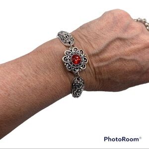 Victorian Style Elegant Carved Vintage Style Bracelet W/ 18mm Snap Perfect Gift!